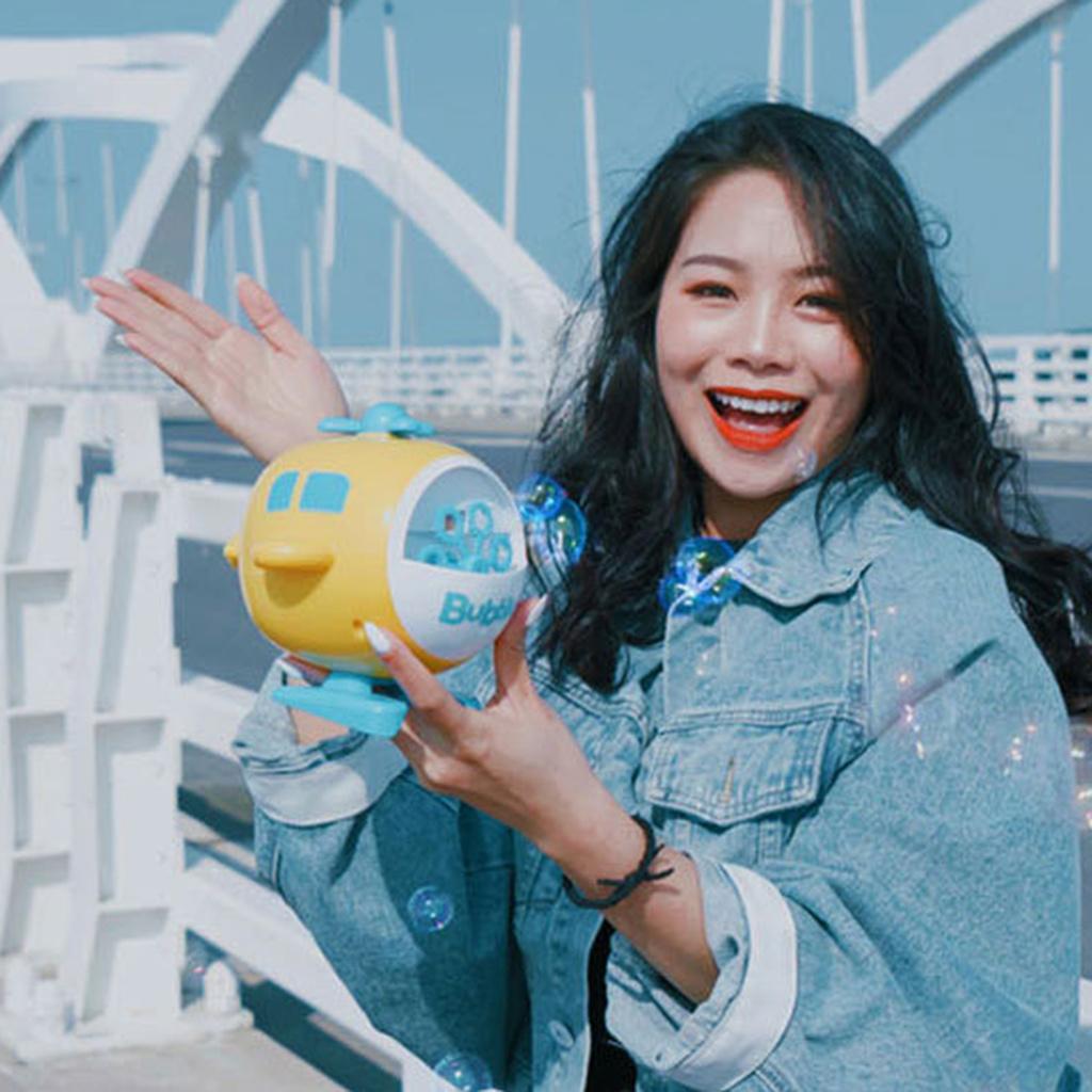 Máy Thổi Bong Bóng Xà Phòng Màu Sáng