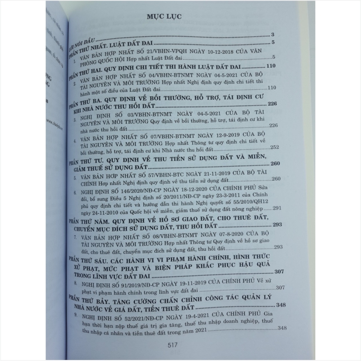 Sách Luật Đất Đai - Quy Định Mới Về Cấp Giấy Chứng Nhận Quyền Sử Dụng Đất, Hồ Sơ Địa Chính, Bồi Thường Hỗ Trợ Tái Định Cư Khi Nhà Nước Thu Hồi Đất - V2242D