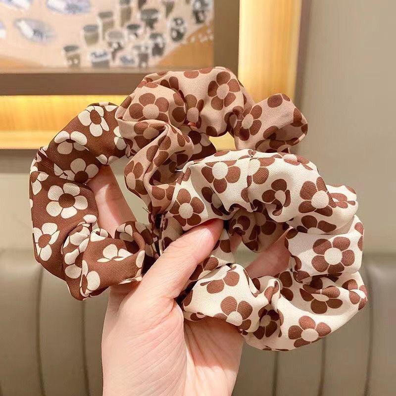 Cột tóc vải scrunchies gấu hoa màu trà sữa mẫu mới hot trend Hàn Quốc Tatitava