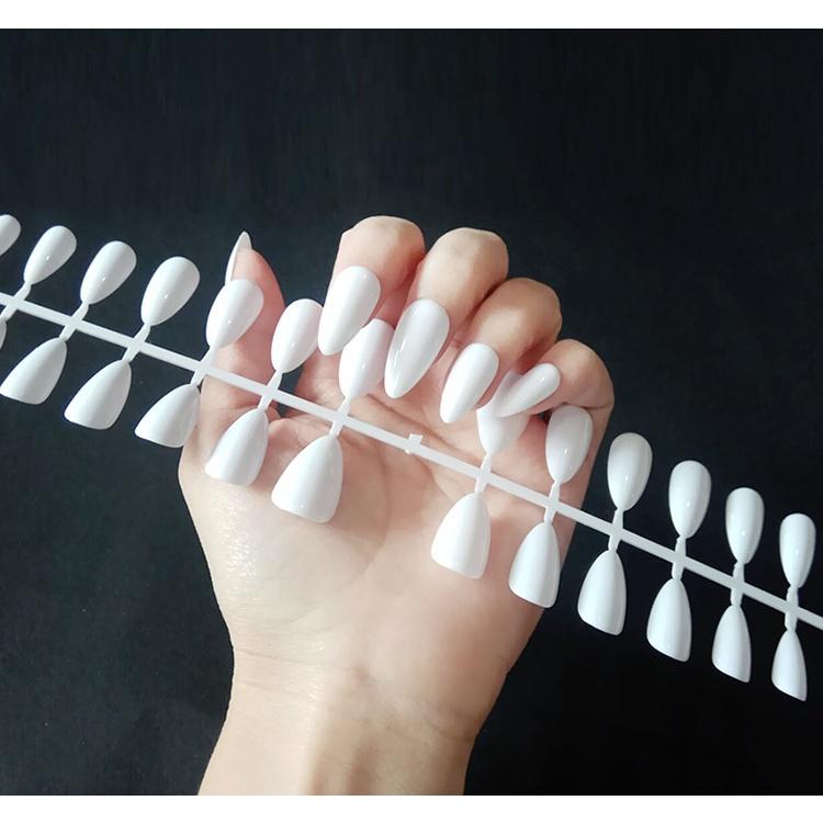 Bộ 24 móng tay giả không keo làm nail