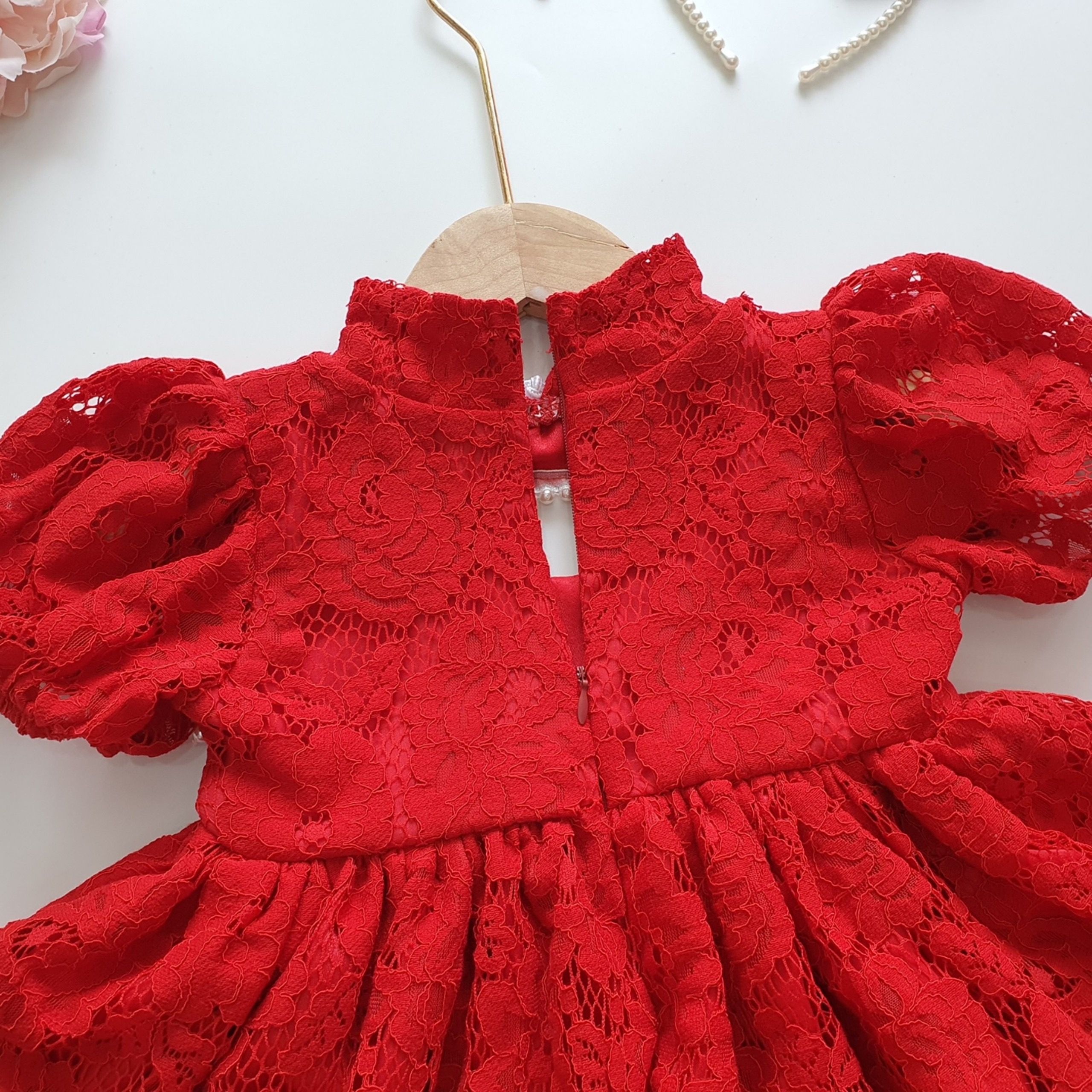 Váy Đỏ Ren Cổ Tàu Cho Bé Gái 4 - 18kg Tay Ngắn Xinh Xắn