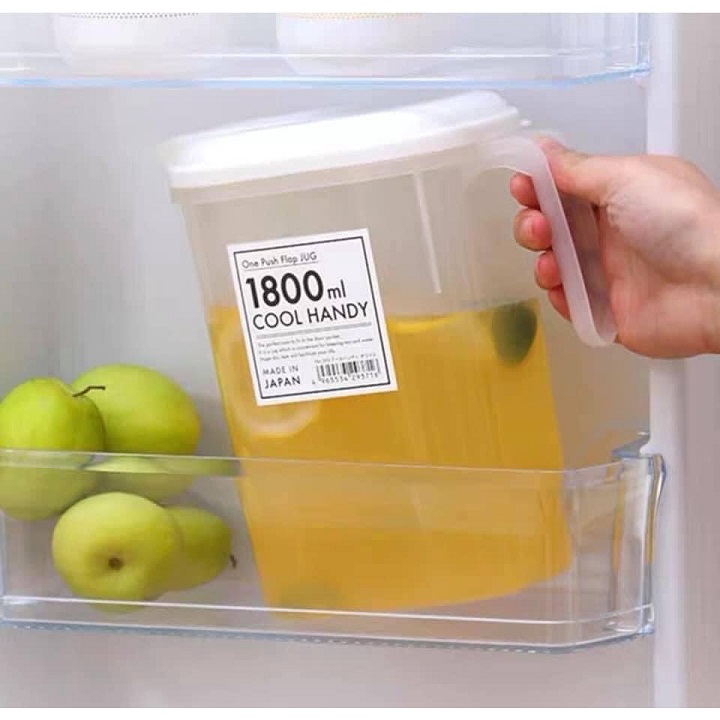 Bình đựng nước để tủ lạnh có quai 1.8L hàng xuất Nhật cao cấp