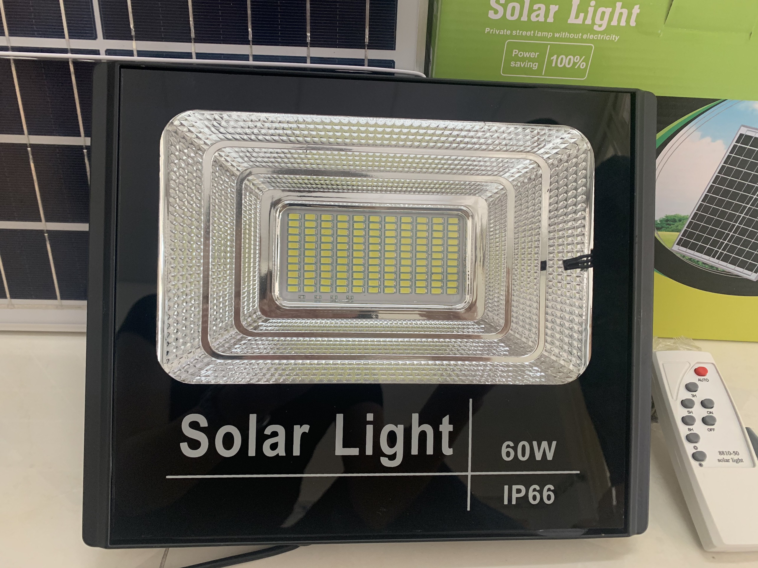 Đèn Pha Năng Lượng Mặt Trời Công Suất 60W