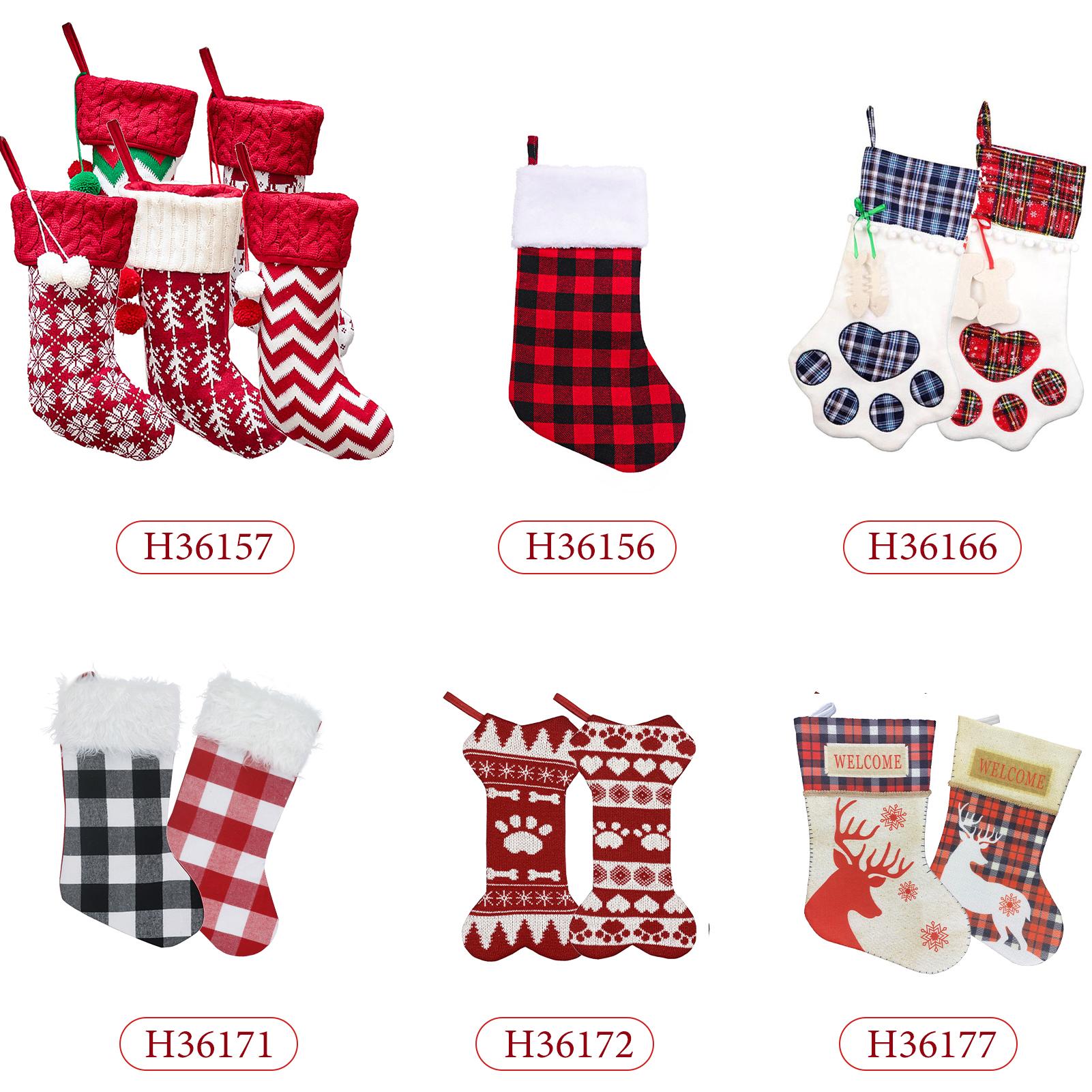 2 cái túi đựng kẹo hình chiếc tất trang trí giáng sinh