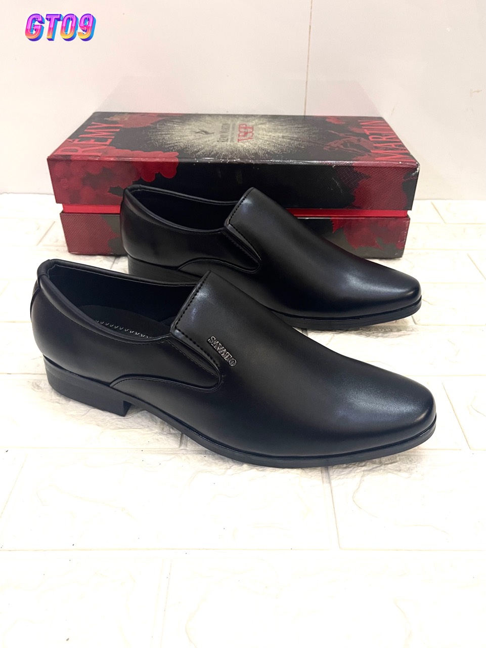 Giày công sở nam kiểu dáng đẹp..da mềm..size từ 39-44..màu đen.. đế khâu sẵn rất chắc chắn