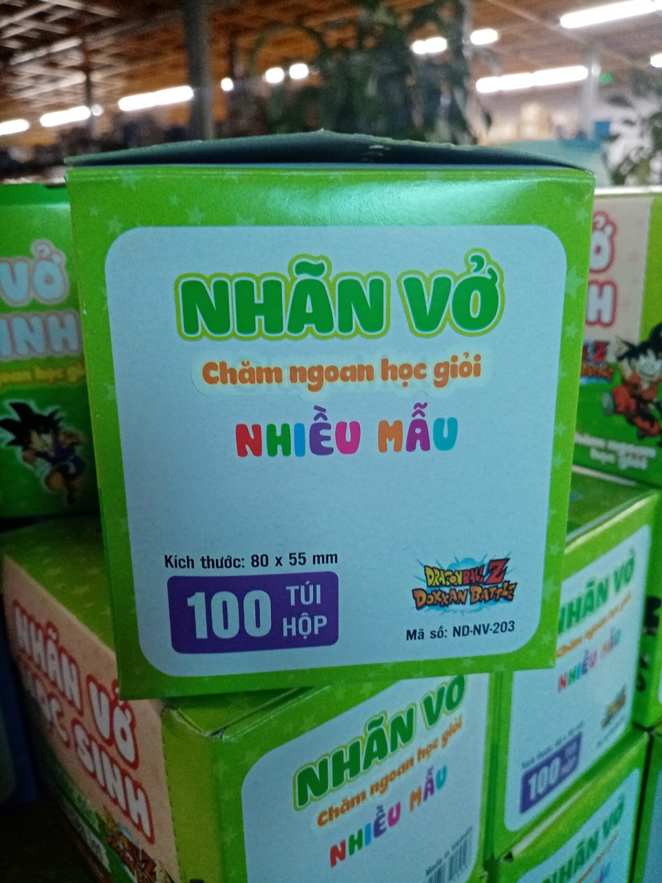 1 Hộp nhãn vở học sinh nhiều màu (giao ngẫu nhiên) - 100 túi nhỏ - mỗi túi 12 nhãn vở