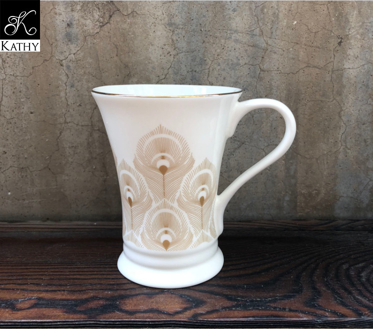 Cốc sứ xương cao cấp miệng loe họa tiết lông công viền vàng phong cách Vintage GOLD ROYAL 5493