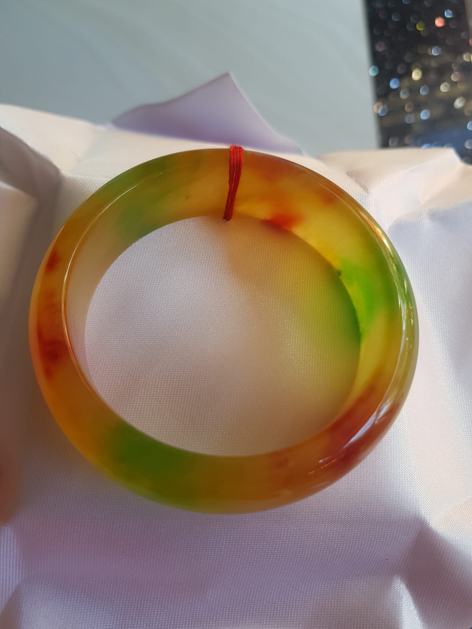 Vòng Tay Đá Cẩm Thạch Hẹ Bản 58 VĐX màu vàng đỏ xanh bóng đẹp Size 58mm x cao 18mm x dầy 8,5mm Nam Nữ mệnh Thổ mệnh Kim 57kg - 67kg đeo ạ