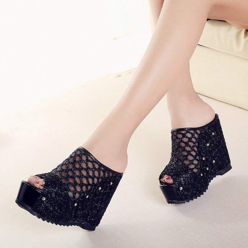 Dép xuồng 10p size từ 35-39 ( có sẵn size 36 )