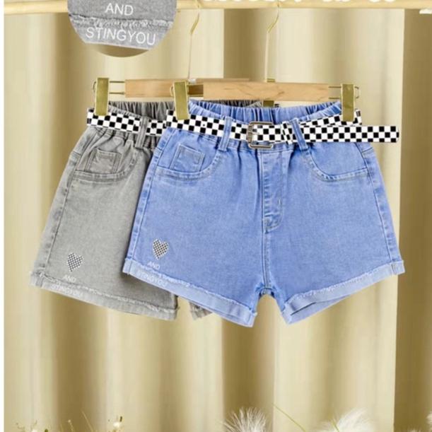 Quần jean bé gái 9-16 tuổi cộc in chữ CHALN và hình trái tim, Quần short bò cho bé vải co giãn mềm dáng thời trang