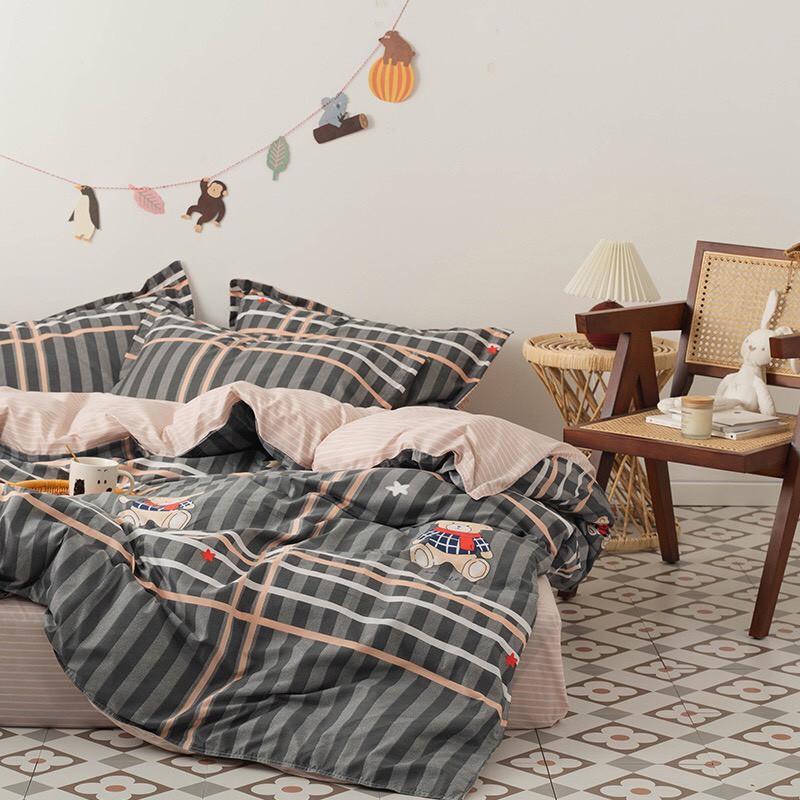 Bộ chăn ga Cotton Poly họa tiết gấu kẻ mẫu mới - Hàng nhập khẩu