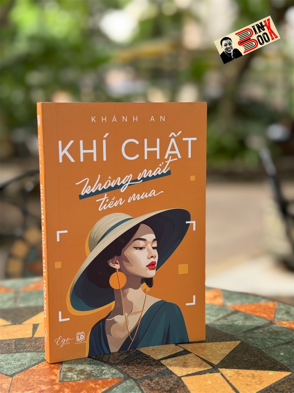 KHÍ CHẤT KHÔNG MẤT TIỀN MUA - Khánh An - Waka - NXB Lao Động.