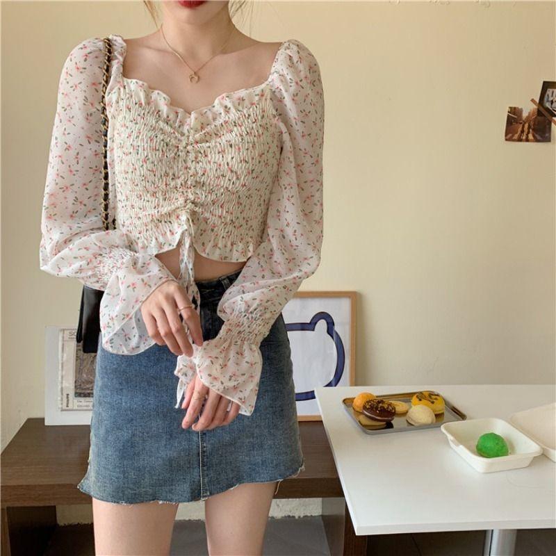 Áo croptop tay dài hoa nhí điệu đà