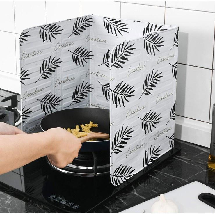 Miếng chắn dầu mỡ chiên xào có hình họa tiết - tấm che bếp gas mini tiện dụng hoa văn