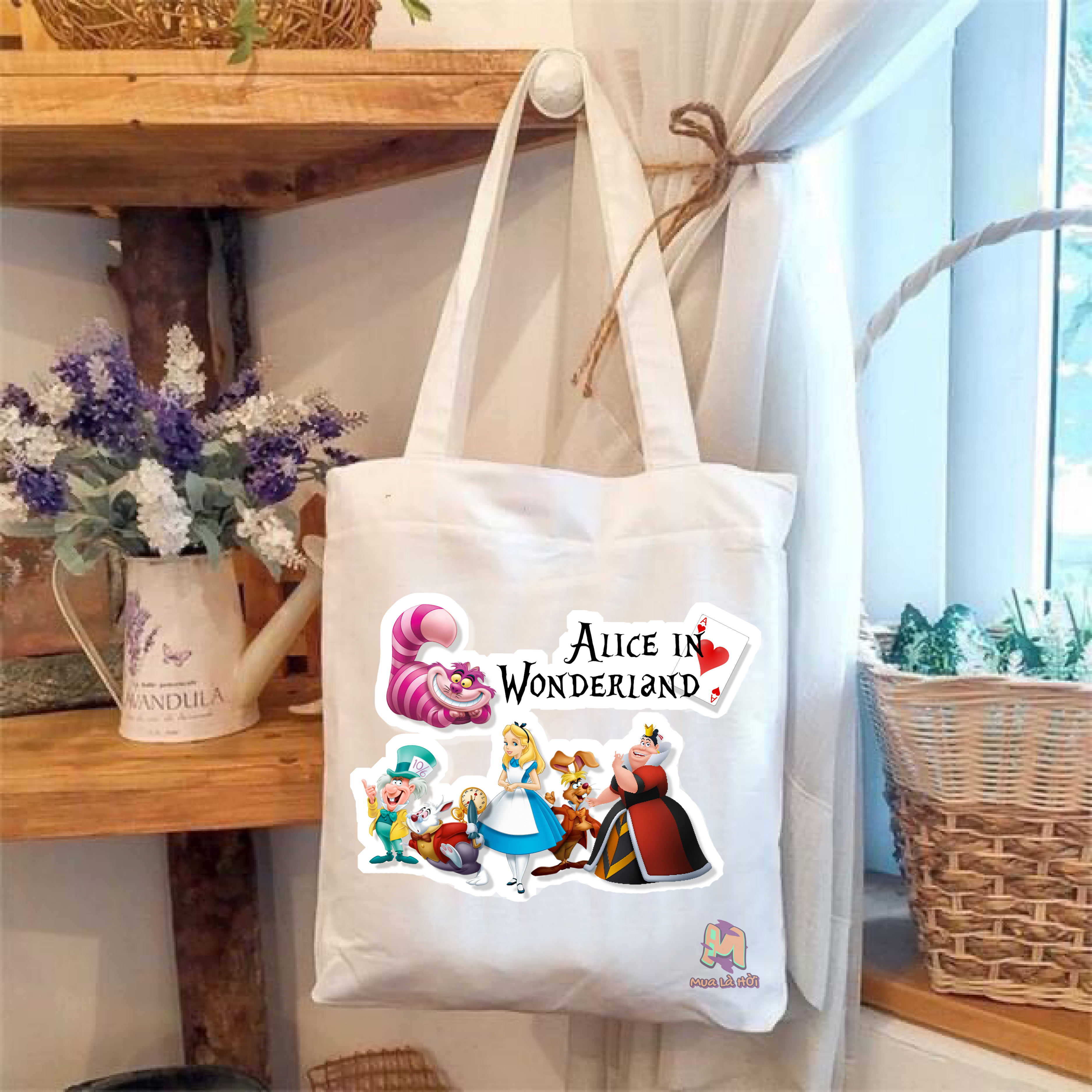 Túi Tote in hình chủ đề Alice in the Wonderland