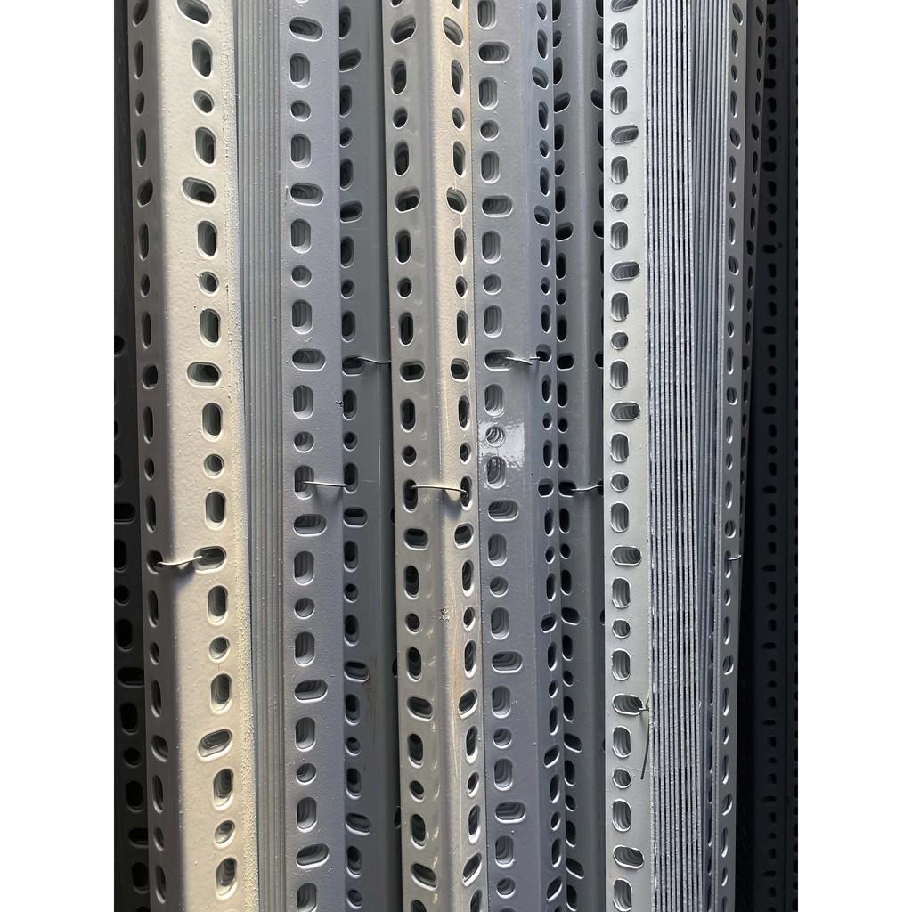 Thanh Sắt V Lỗ 3x3cm dày 2 ly - dài 120cm