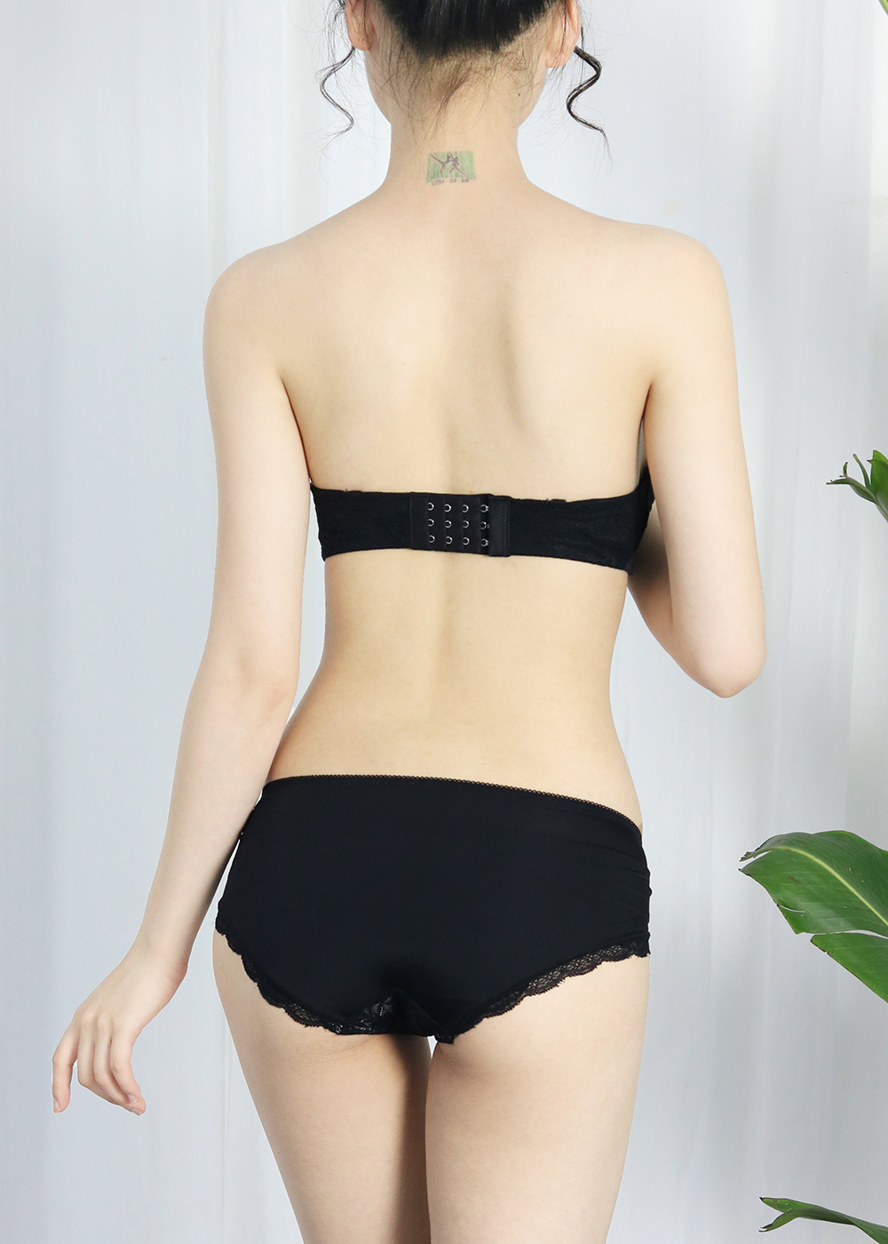 Bộ đồ lót đệm dày cài sau nâng đẩy ngực tạo khe có thể tháo rời dây