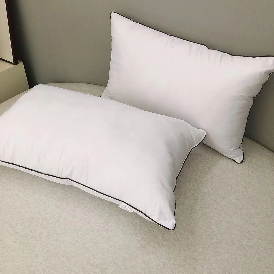 Ruột Gối Nằm Viền Đen Lidaco 50x70cm