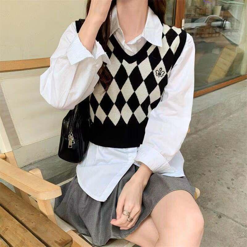 Áo gile kẻ sọc mỏng dệt kim dáng ngắn Hadu shop