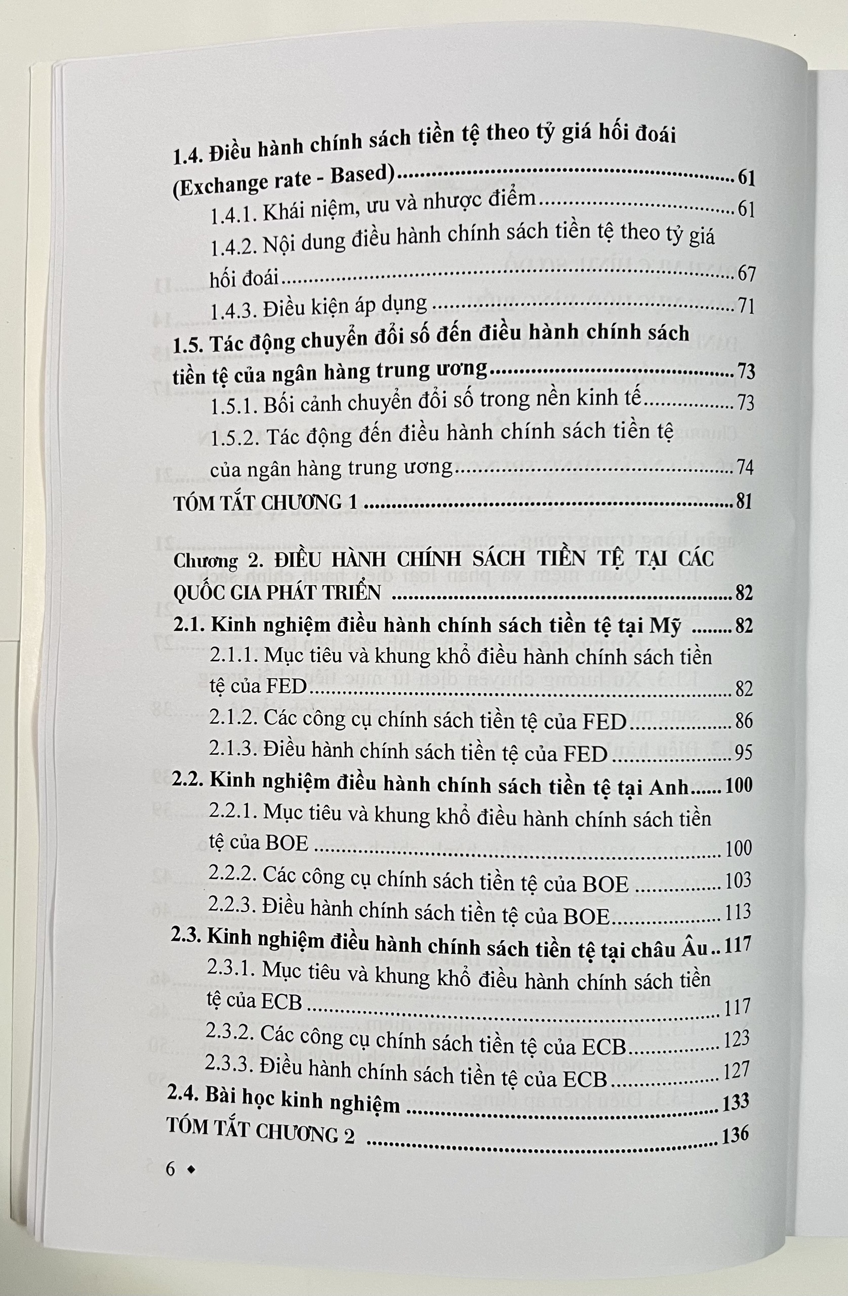 Sách - Điều Hành Chính Sách Tiền Tệ Của Ngân Hàng Trung Ương