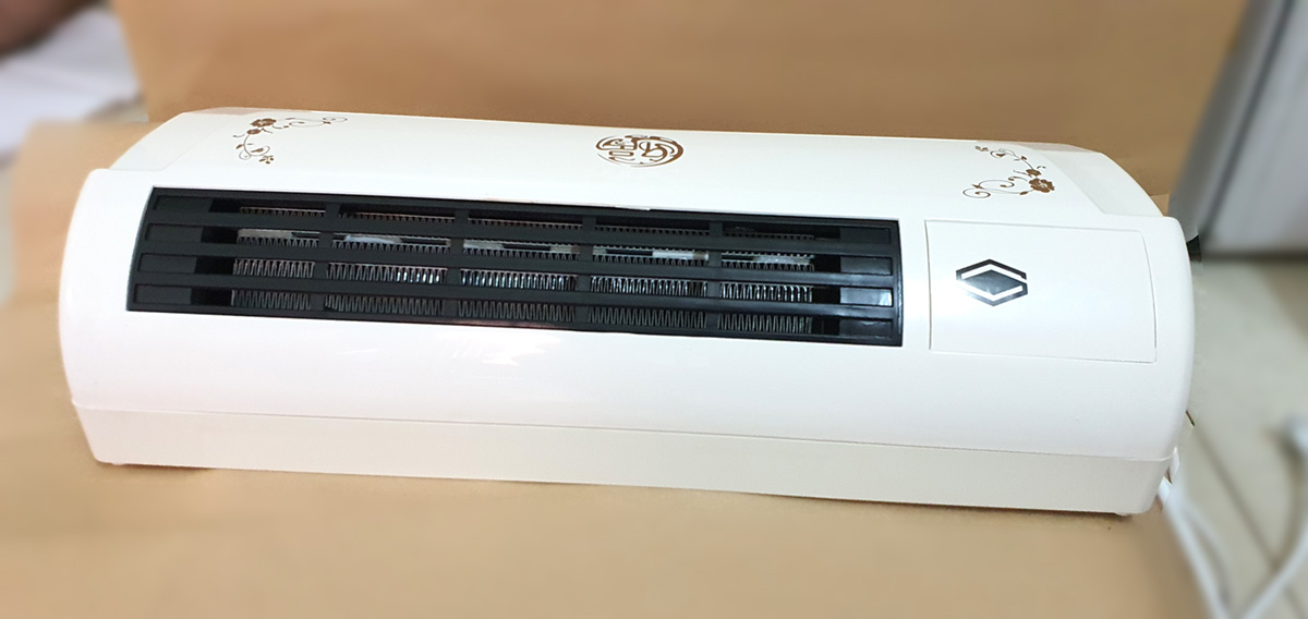 Máy sưởi gốm cao cấp BPT-4502 hiển thị nhiệt độ kèm điều khiển từ xa để bàn hoặc treo tường