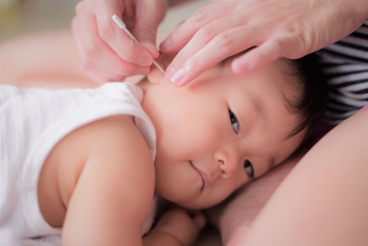 Hộp tăm bông ngoáy tai siêu mềm siêu kháng khuẩn cho bé Sanyo Bale - Made in Japan