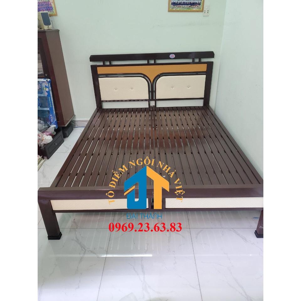 Giường ngủ sắt hộp kiểu gỗ – DT13