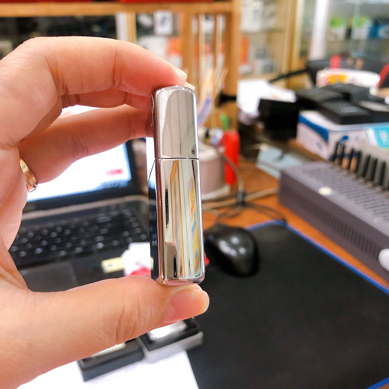 Bật lửa Ziippo Mỹ mã 250 high polish chrome trơn bóng