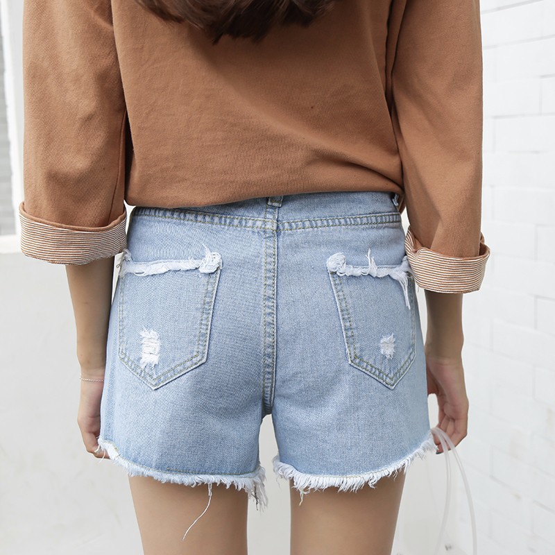 Quần shorts nữ thêu hoa Q008