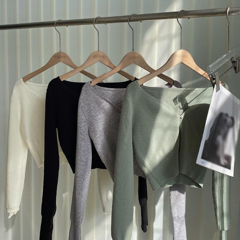 Áo Cardigan Dệt Kim Tay Dài Phối Nút Thiết Kế Cổ Chữ V Quyến Rũ