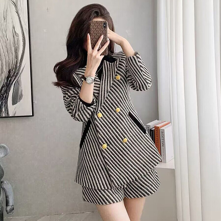 Bộ vest dạ sọc xéo