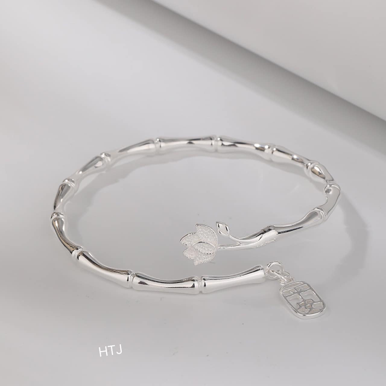 Lắc tay nữ sen đá chất liệu bằng bạc s925 MS0165