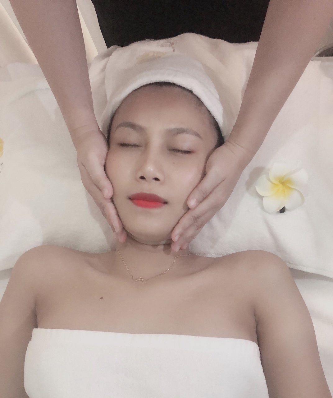 Dịch Vụ Chăm Sóc mặt Oxygen tại Home Spa Mai