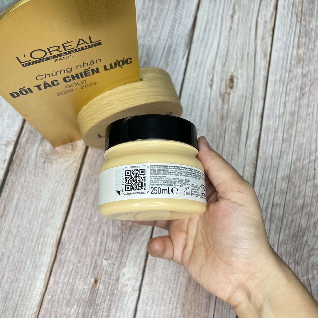 Dầu hấp ủ phục hồi tóc hư tổn L'ORÉAL Serie Expert Gold Quinoa + Protein Absolut Repair