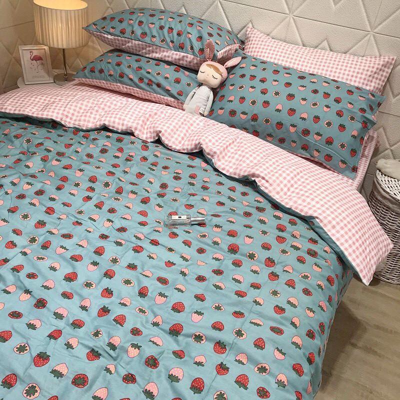 Bộ chăn ga Cotton Poly quả dâu mới - Hàng nhập khẩu