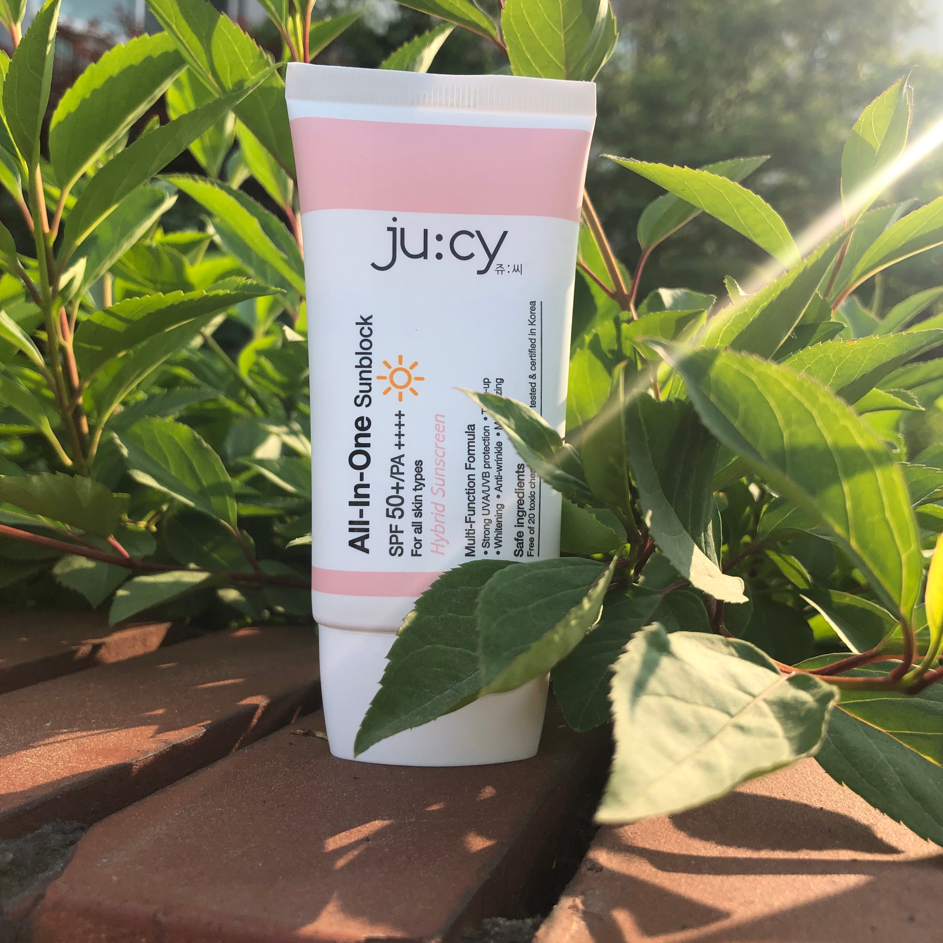 Kem chống nắng dưỡng da Ju:cy