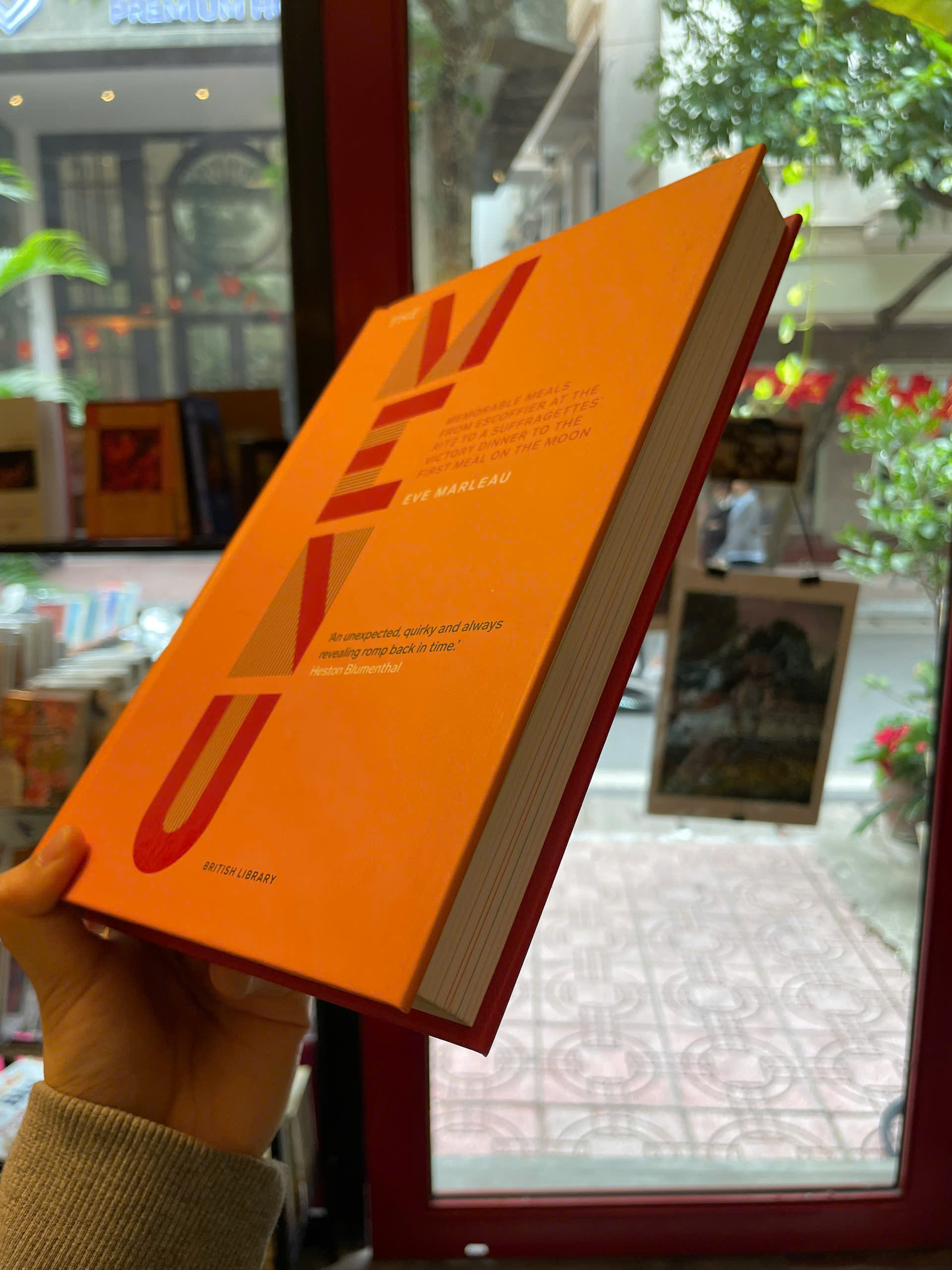 Sách - The Menu: History on a Plate by Eve Marleau | History English Book / Ngoại văn Bìa cứng