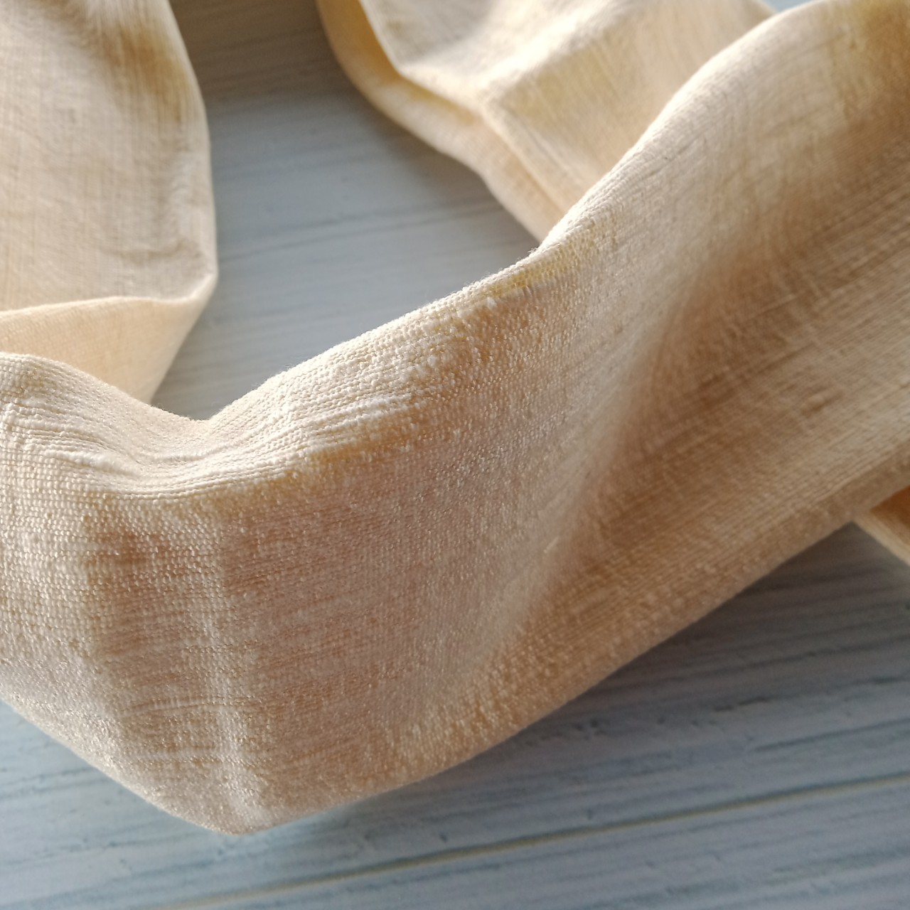 Khăn tơ tằm tẩy da chết cho body: tự nhiên, an toàn, hiệu quả cao