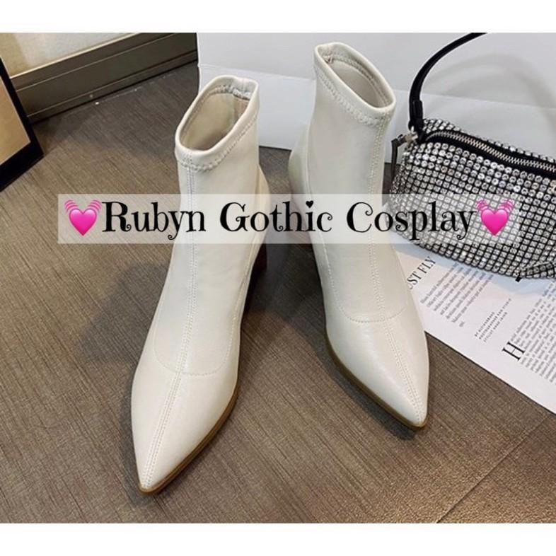 Giày Boot cao gót mũi nhọn đế vuông màu trắng kem hottrend ( Size 35 - 39 )
