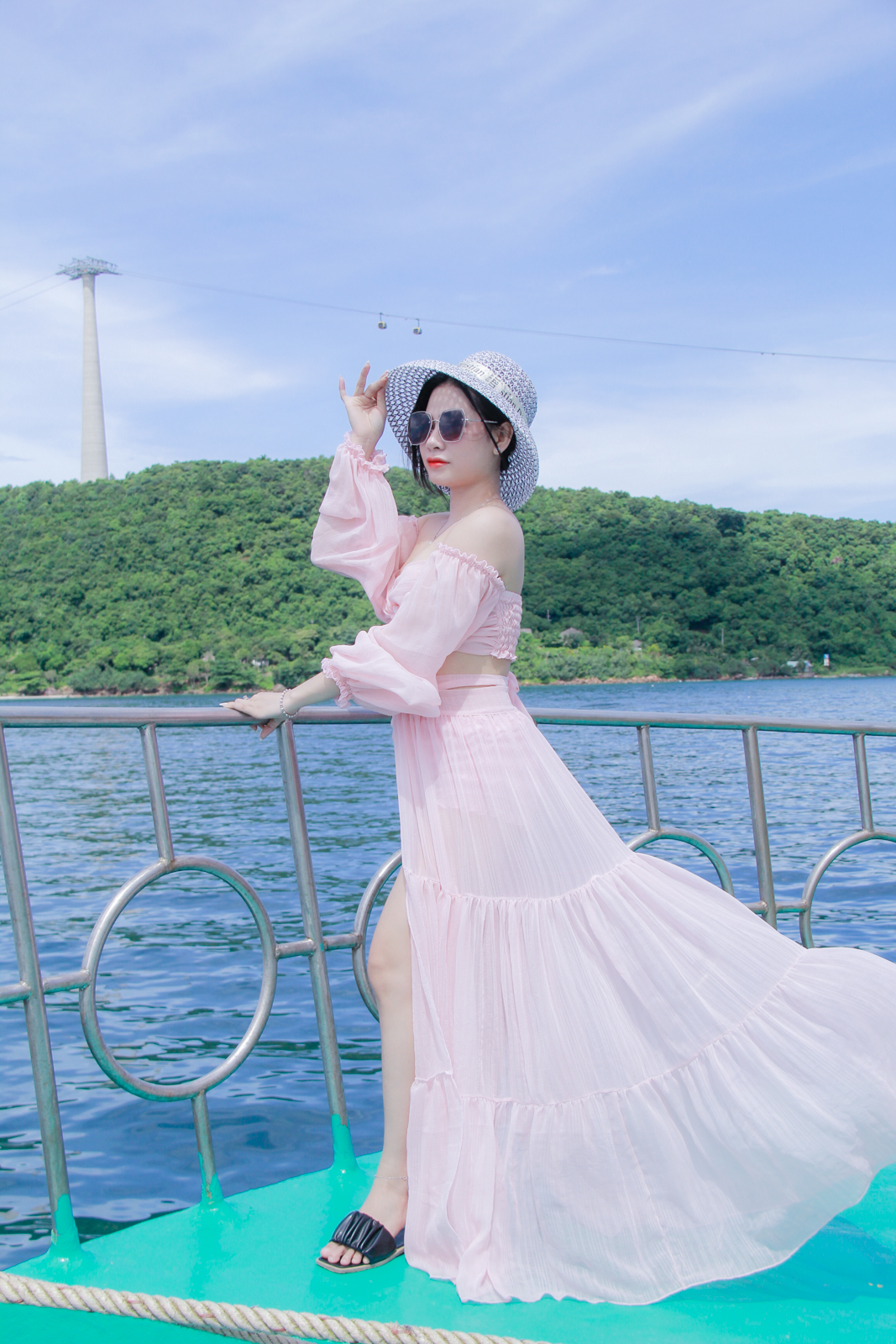 VOUCHER TOUR TÀU 2 ĐẢO + OCEAN WORLD