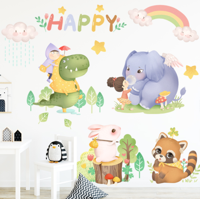 Decal trang trí tường - Những người bạn thú dễ thương chơi với 2 đứa bé