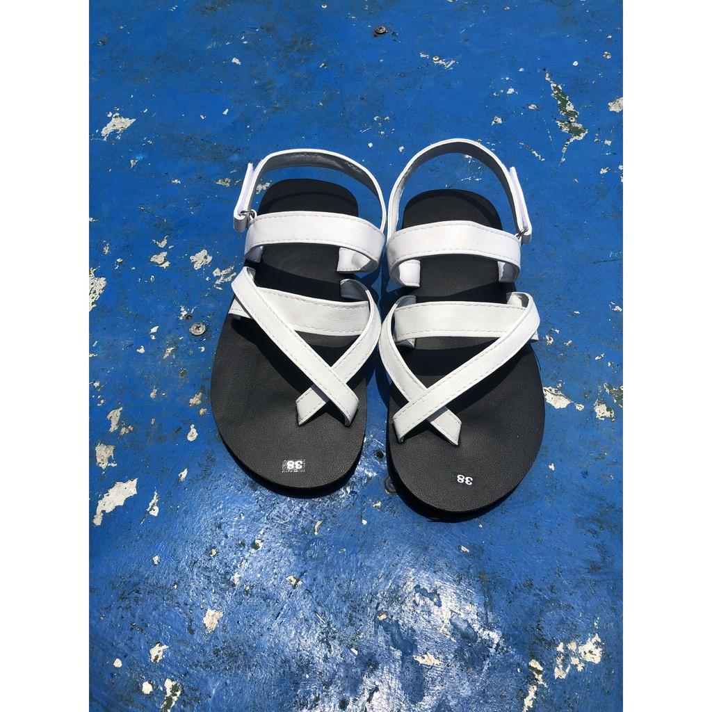 Sandal nam nữ đế đen quai trắng size từ 35 nữ đến 42 nam size khác nhắn tin chọn thêm