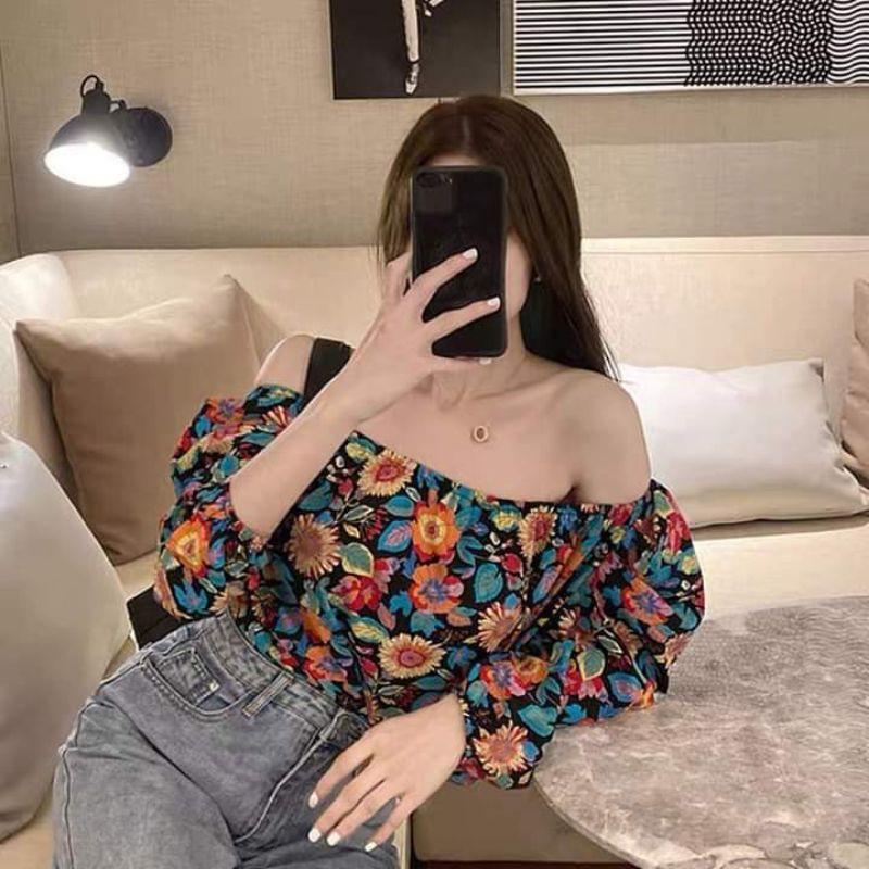 Áo hoa đen trễ vai