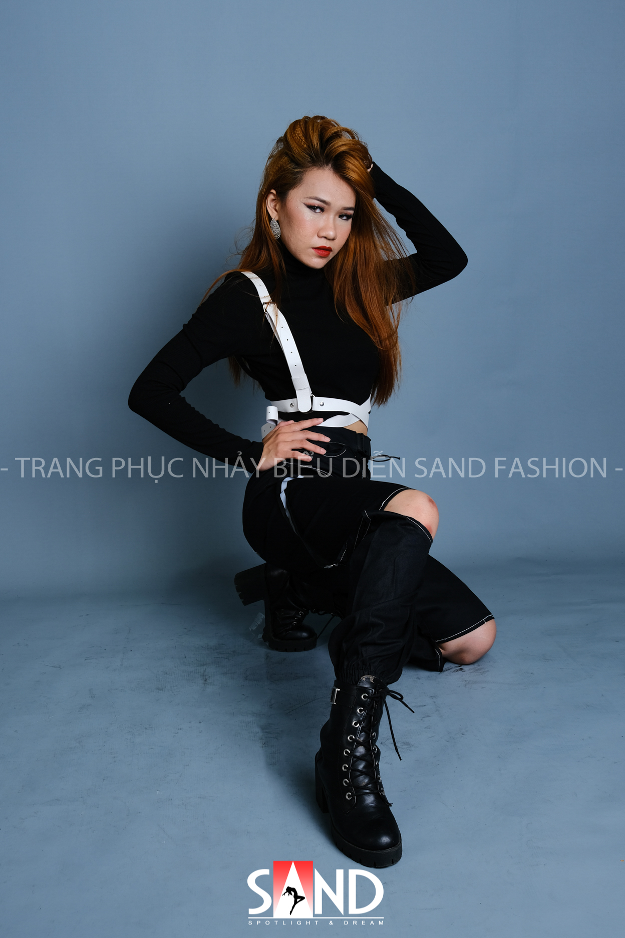 Quần Jean Xẻ Ống Cách Điệu