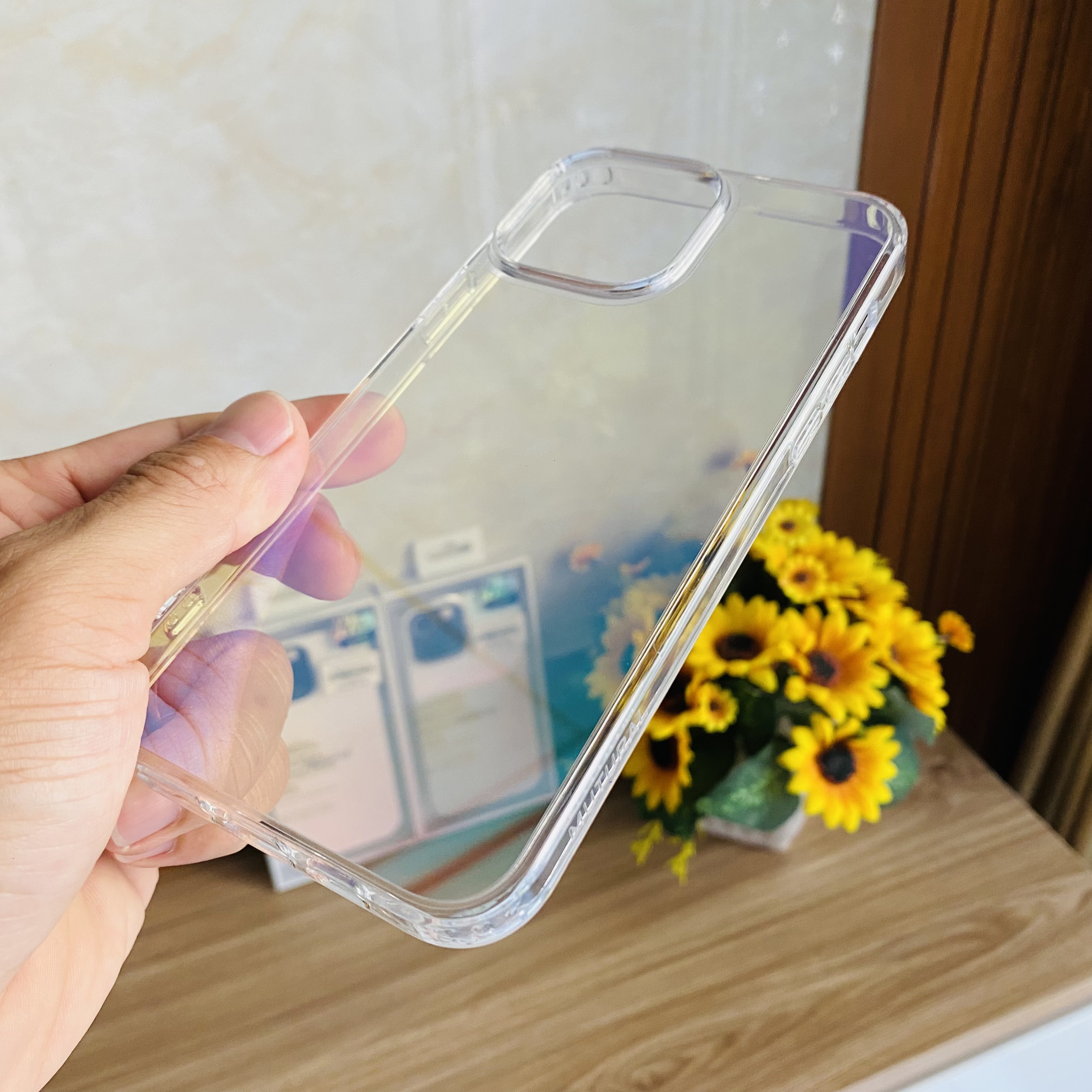 Ốp lưng Mutural trong phản quang dành cho iPhone 13 Pro Max - Hàng chính hãng