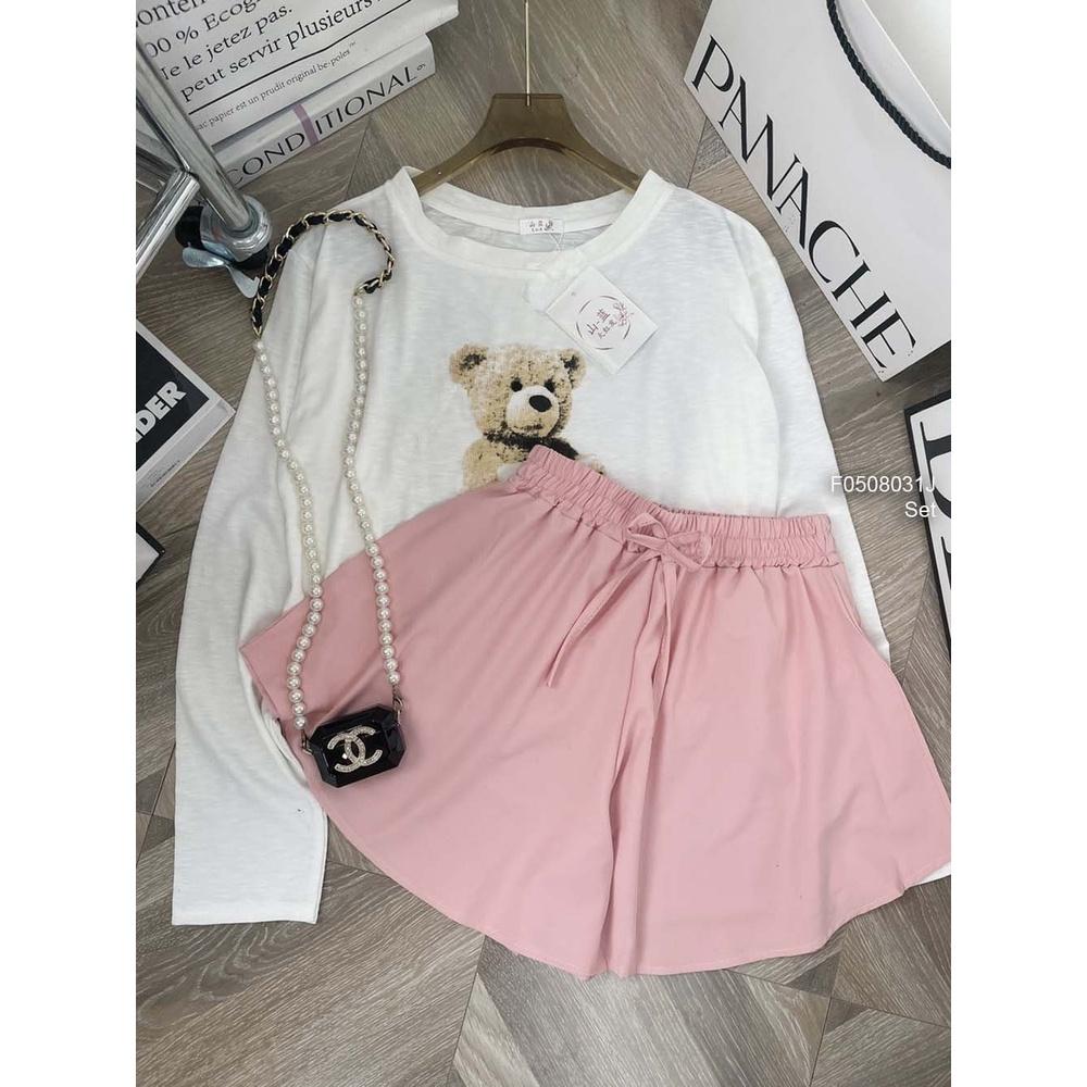 Set áo thun giấy croptop in hình gấu tay dài kèm quần váy hồng