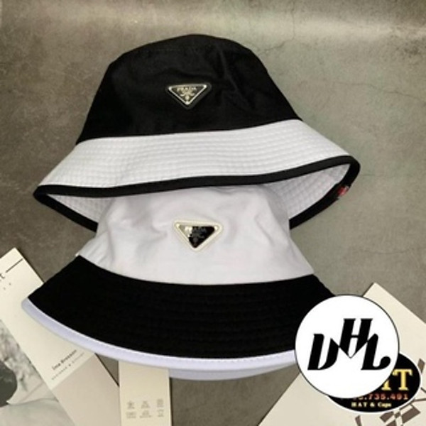 Mũ Bucket Phối Đen Trắng Unisex Mạc Pra.da Tam Giác Form Cụp Thời Trang Nam Nữ