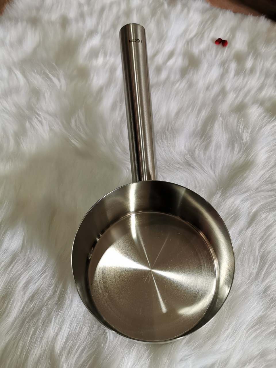 GÁO MÚC NƯỚC LÈO INOX 304 TẶNG RỔ NHỰA HÌNH TIM