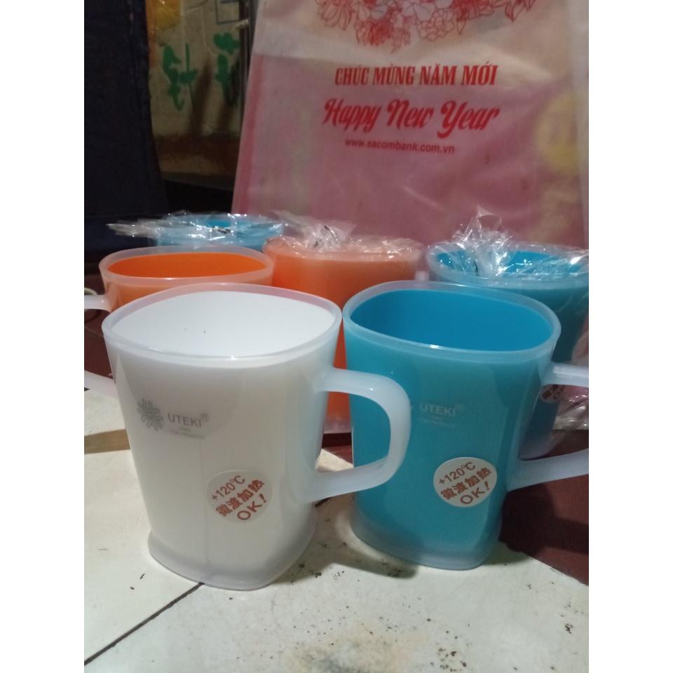 Ly nhựa cao cấp chịu nhiệt 120 độ UTEKI, An toàn, không chứa chì, Ly có tay cầm , dung tích 300ml