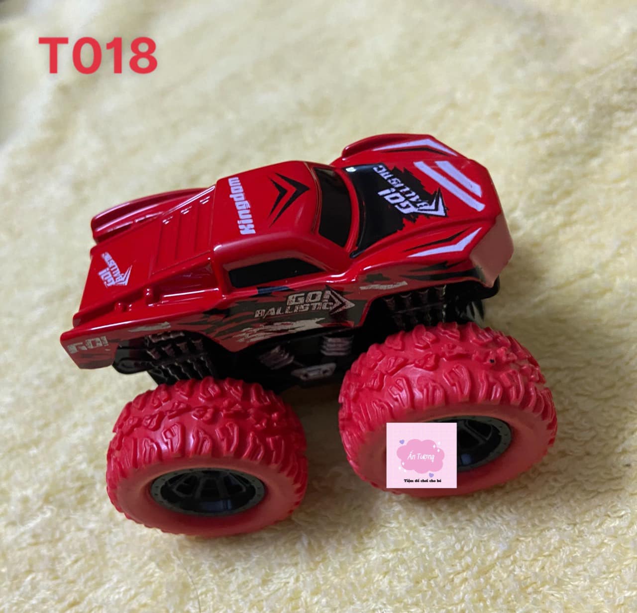 Set 4 chiếc xe đua địa hình hot wheel bằng kim loại, phụ kiện sáng tạo, an toàn cho bé